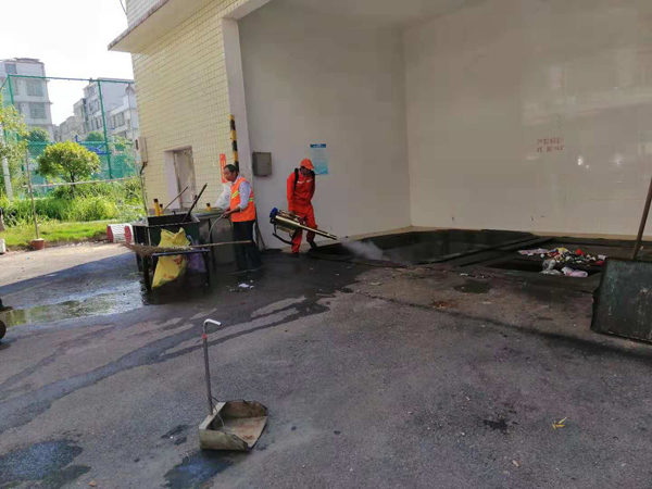 白蚁防治施工现场